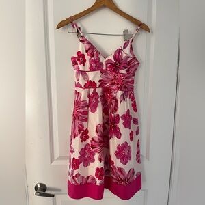 GUESS 100% Silk Purple/White Floral Sundress - Size One/ Small